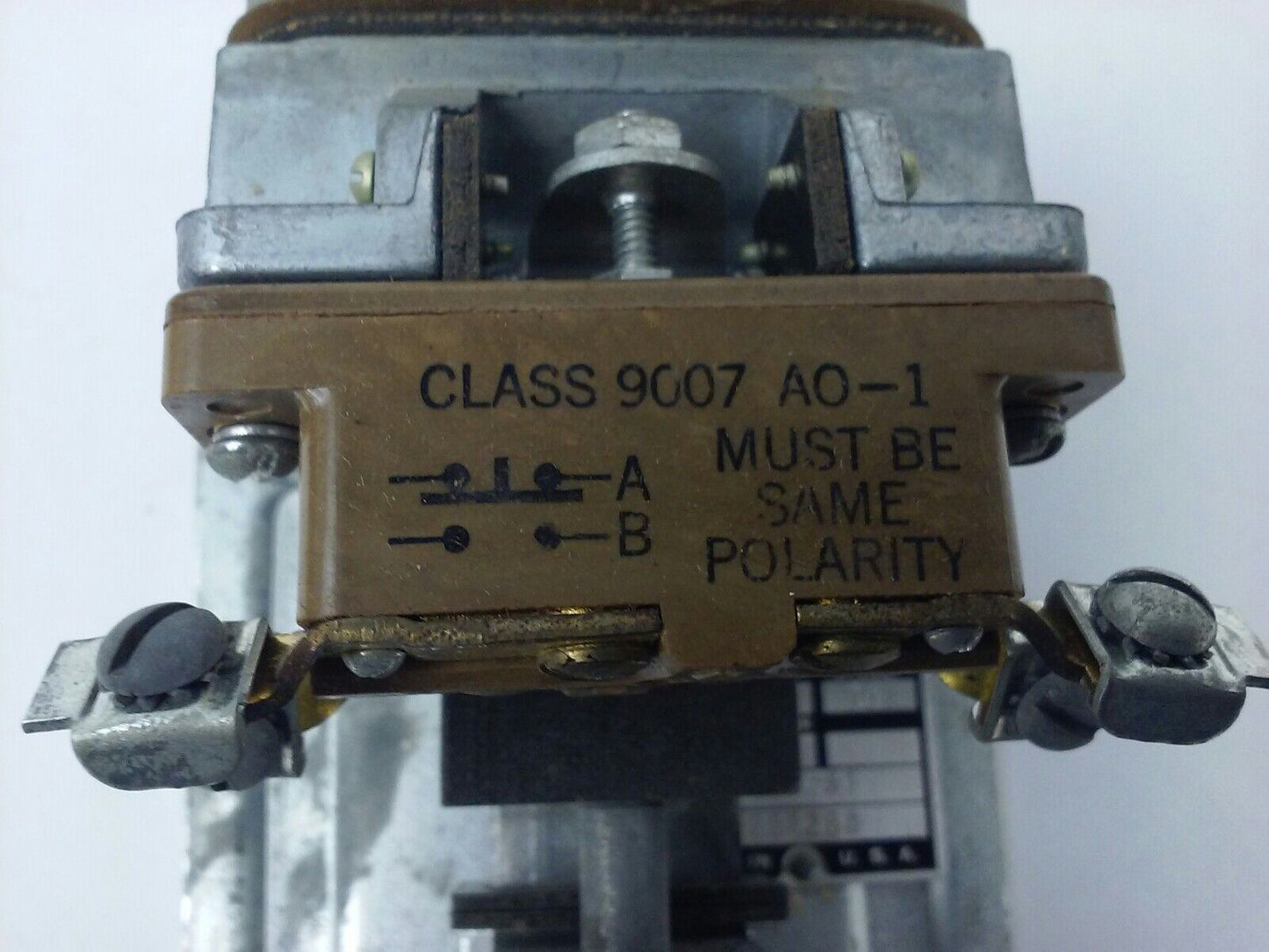SQ. D CLASS 9050 TYPE RO-9E, AC PNEUMATIC TIMING RELAY, 110V, 60HZ, 15A, NEW