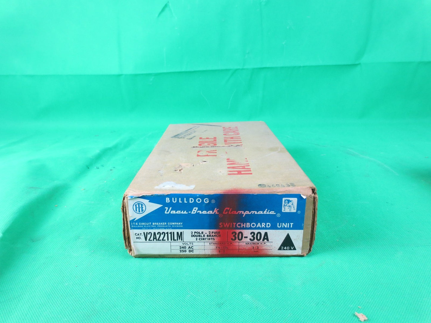 I-T-E Gould Vacu-Break Panelboard Unit V2A2211LM New Surplus