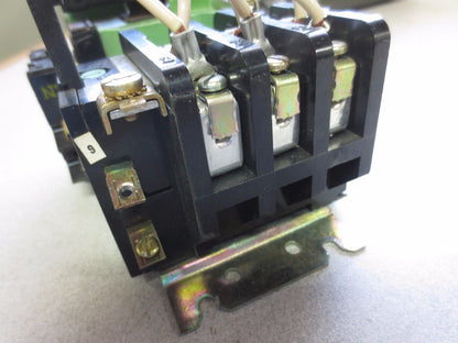GENERAL ELECTRIC CR208C100DVN219 NEMA SIZE 1 STARTER - 600V, 27A