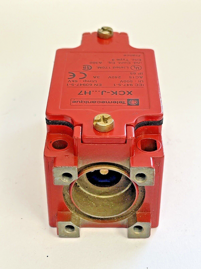 TELEMECANIQUE - XCK-J...H7 - LIMIT SWITCH - 240 VAC, 3A , 15 VDC **MISSING TOP