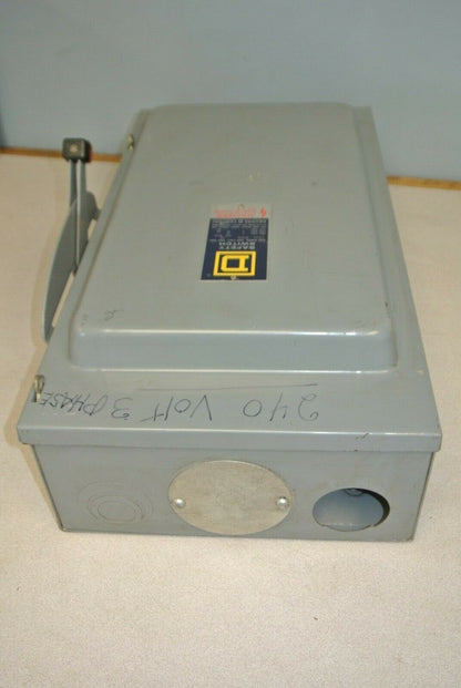 SQUARE D H224N FUSIBLE SAFETY SWITCH / 240V / 200A / H-224-N