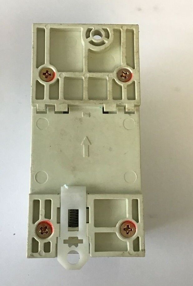 FUJI SS401-3Z-D3 SOLID STATE CONTACTOR 240VAC 5-24VDC 40A