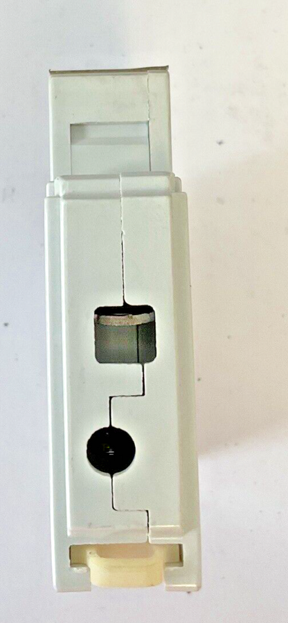 ALLEN BRADLEY 1492-CB1 G030 CIRCUIT BREAKER  3A SER.C 1/3HP 277VAC 1PH**LOTOF4**