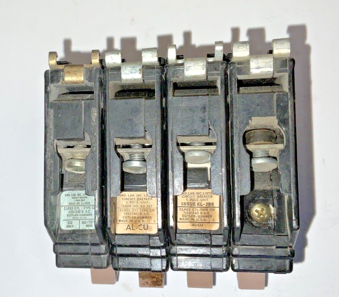 CUTLER HAMMER CH120 CIRCUIT BREAKER 20A 120/240VAC CLASS CTL TYPE CH***LOTOF4***