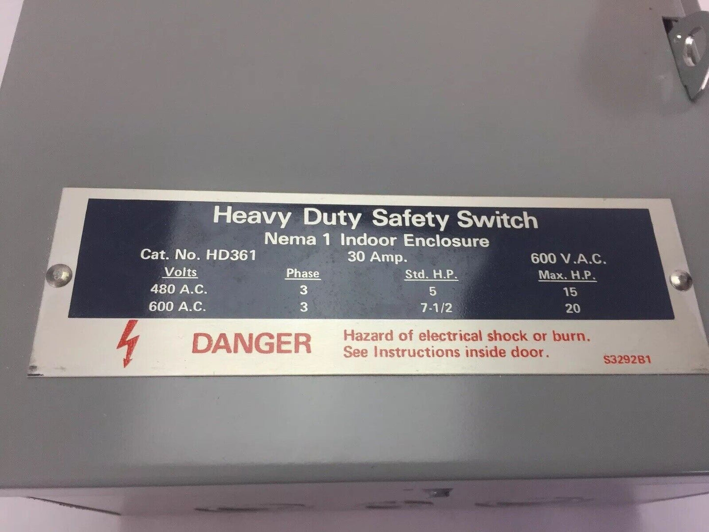 SYLVANIA HD361 FUSIBLE HEAVY DUTY SAFETY SWITCH 30AMP 480/600VAC 20HP 3 PHASE