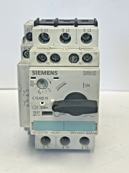 SIEMENS - 3RV1021-4AA10 - CIRCUIT BREAKER W/ 3RV1901-1E & 3RV1901-1C