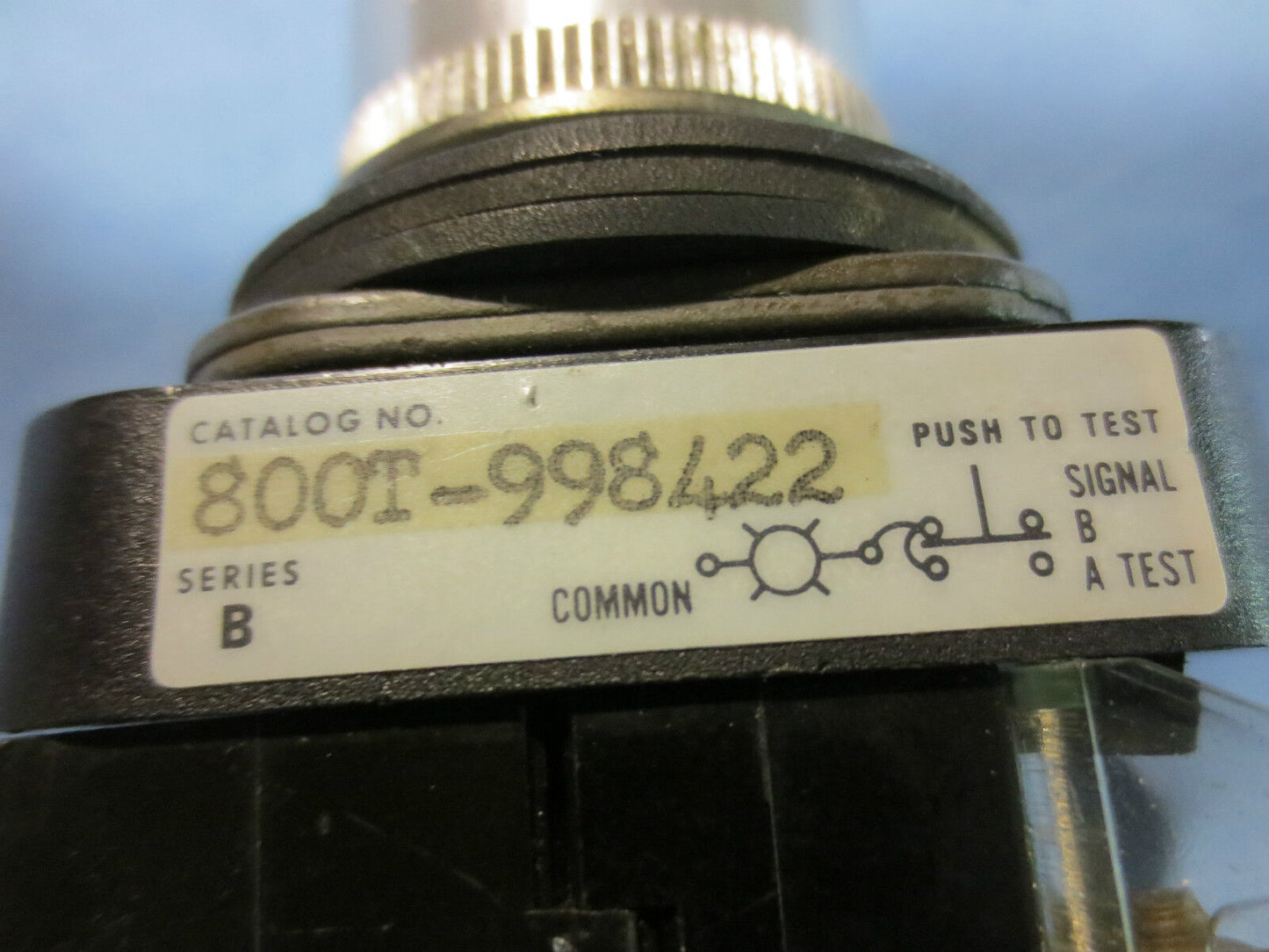 ALLEN-BRADLEY 800T-998422 Ser. B ILLUMINATED PUSH BUTTON BLUE