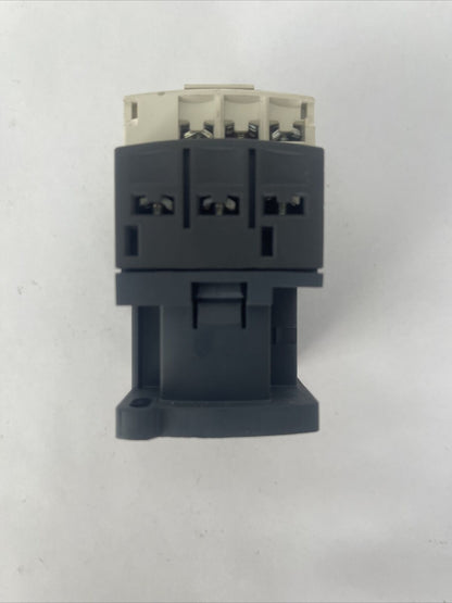 TELEMECANIQUE LC1 D09 CONTACTOR 25A 600VAC 7.5HP COIL 24V 50/60HZ