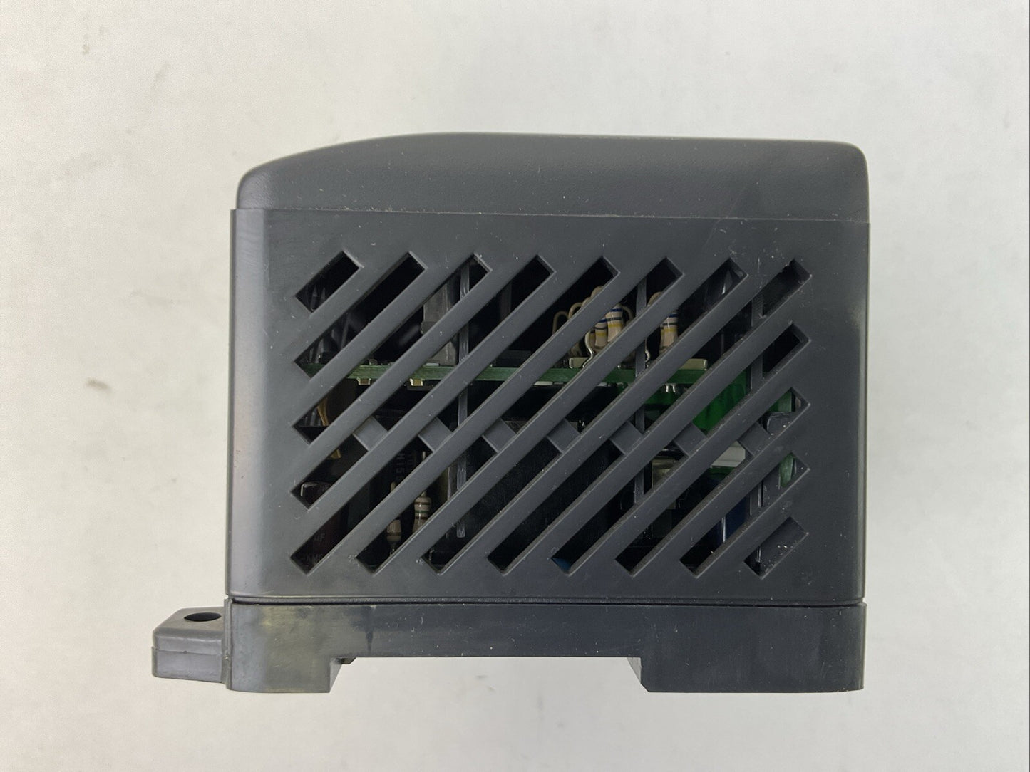 AUTOMATION DIRECT D0-05AA DIRECT 05 LOGIC OUTPUT 17-240VAC 0.5A INPUT 90-120VAC