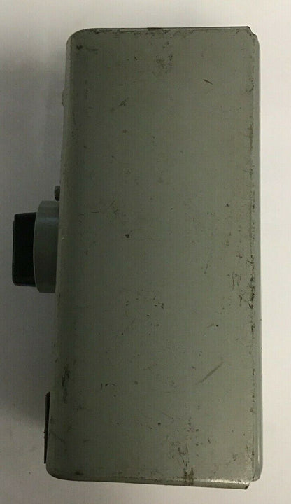 GE CR2943AA101M STANDARD-DUTY STATION 600V 3POS SELECTOR SWITCH NEMA 1 ENCLOSURE