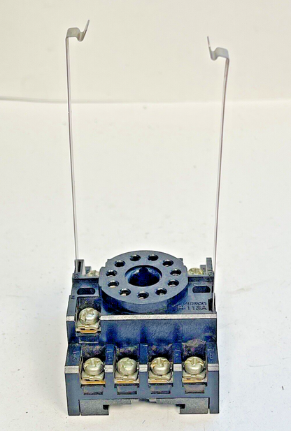 OMRON - 61F-GP-ND - FLOATLESS LEVEL SWITCH 100VAC & OMRON - PF113A - SOCKET BASE