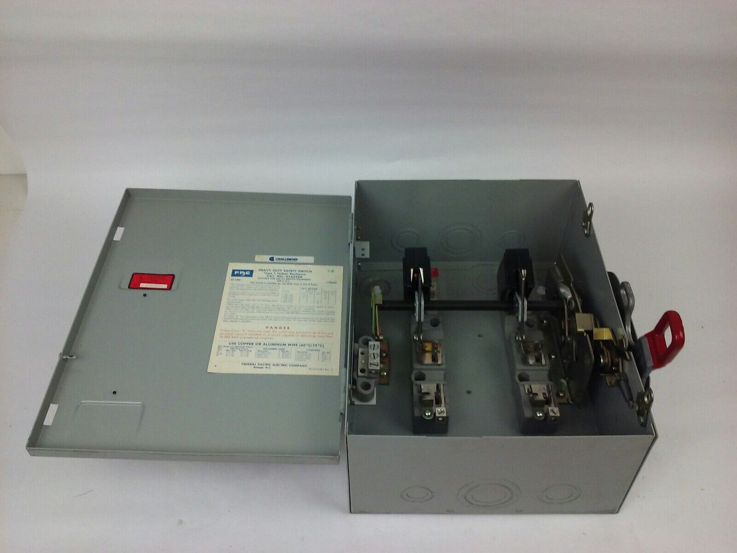 CHALLENGER H1622SN, H.D. SAFETY SWITCH, TYPE 1 INDOOR, 60A, 240V, FUSIBLE, NEW