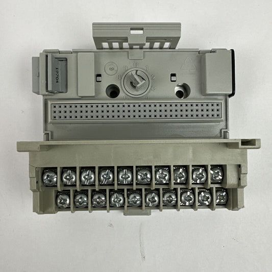 ALLEN BRADLEY 1794-TBN SER A REV A02 FLEXBUS 5VDC I/O TERMINAL BASE 240VAC