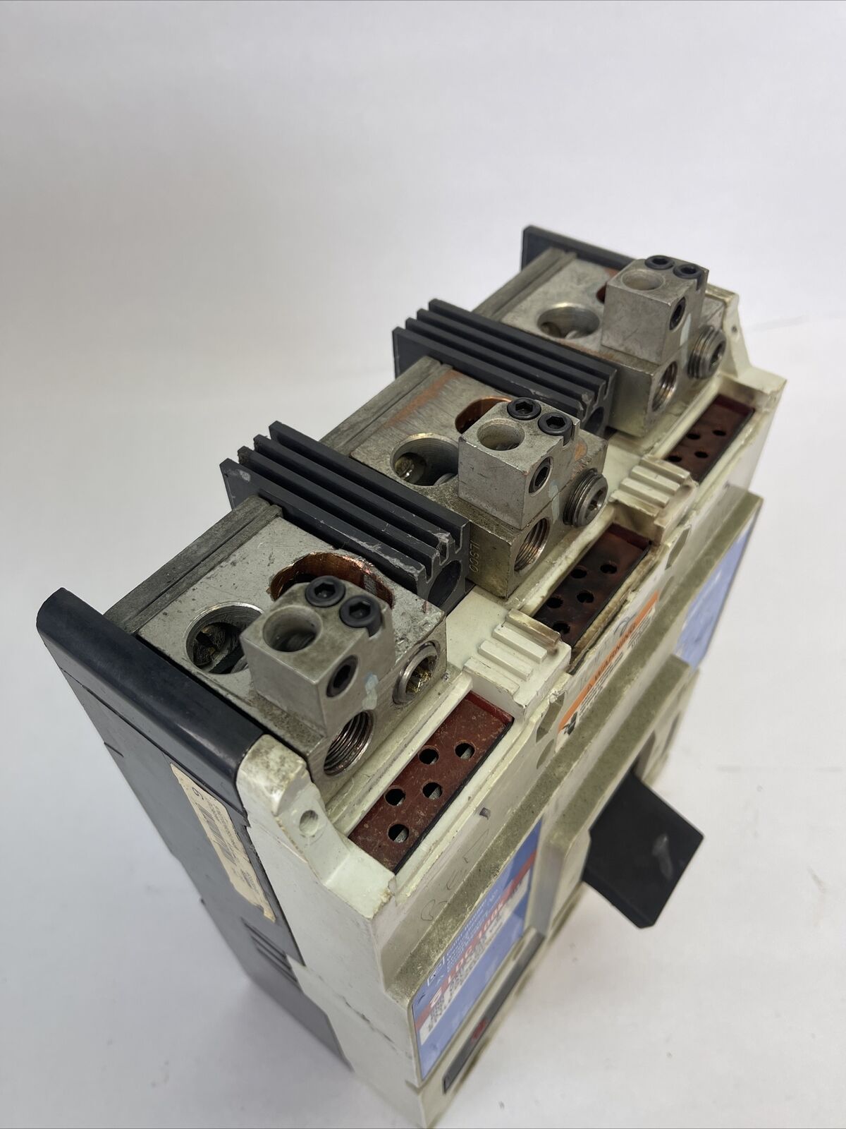 CUTLER HAMMER LDC3600F CIRCUIT BREAKER SER C 600A 3P 600VAC 250VDC LT3600T 600A