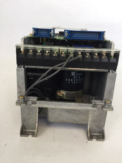 YASKAWA CACR-SR05BE12G-E AC SERVOPACK INPUT 200-230VAC 5A OUTPUT 0-230VAC  3.8A
