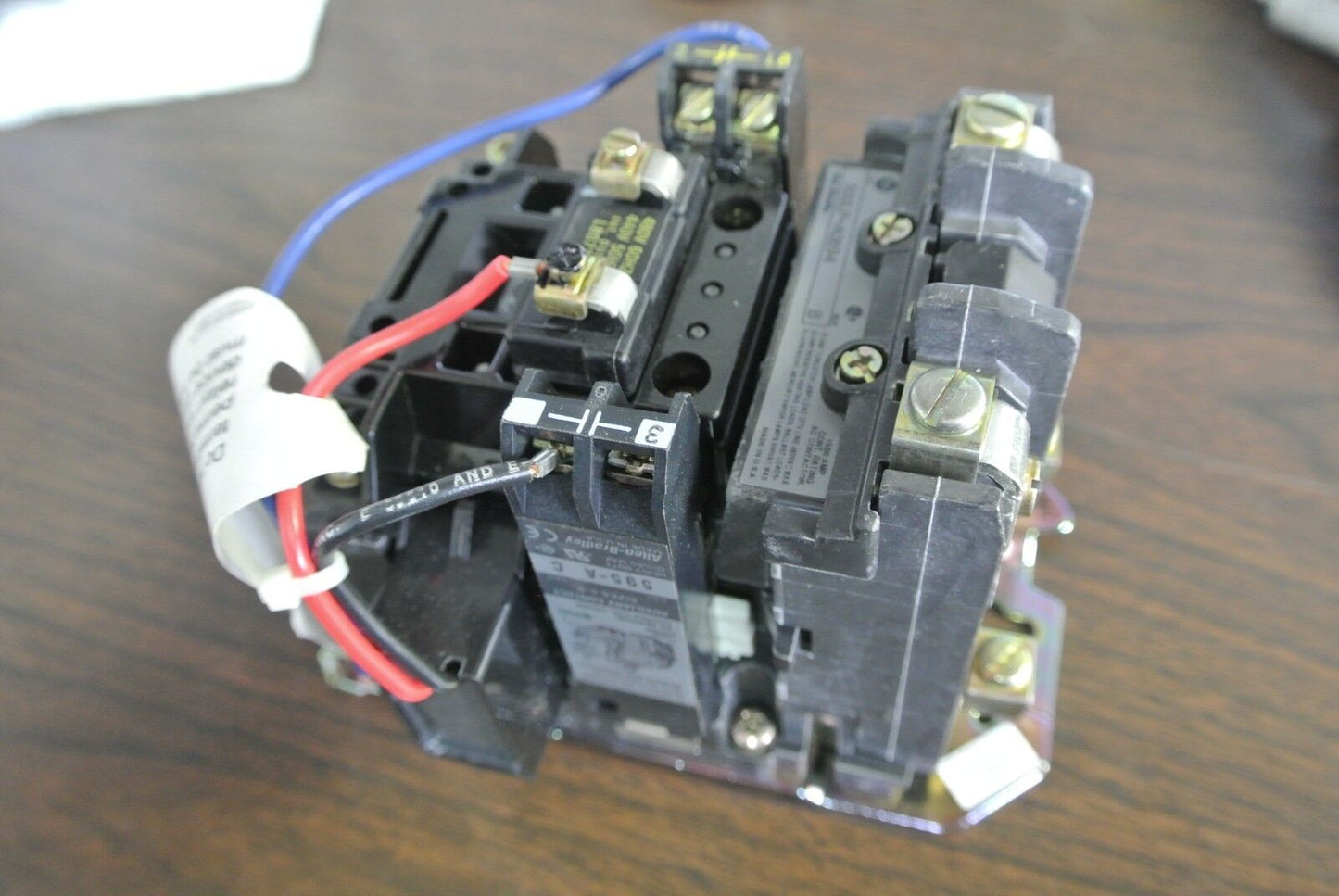 ALLEN-BRADLEY 500LP-AOB94 - AC LIGHTING CONTACTOR - 15/20A, 4-POLE - NEW SURPLUS