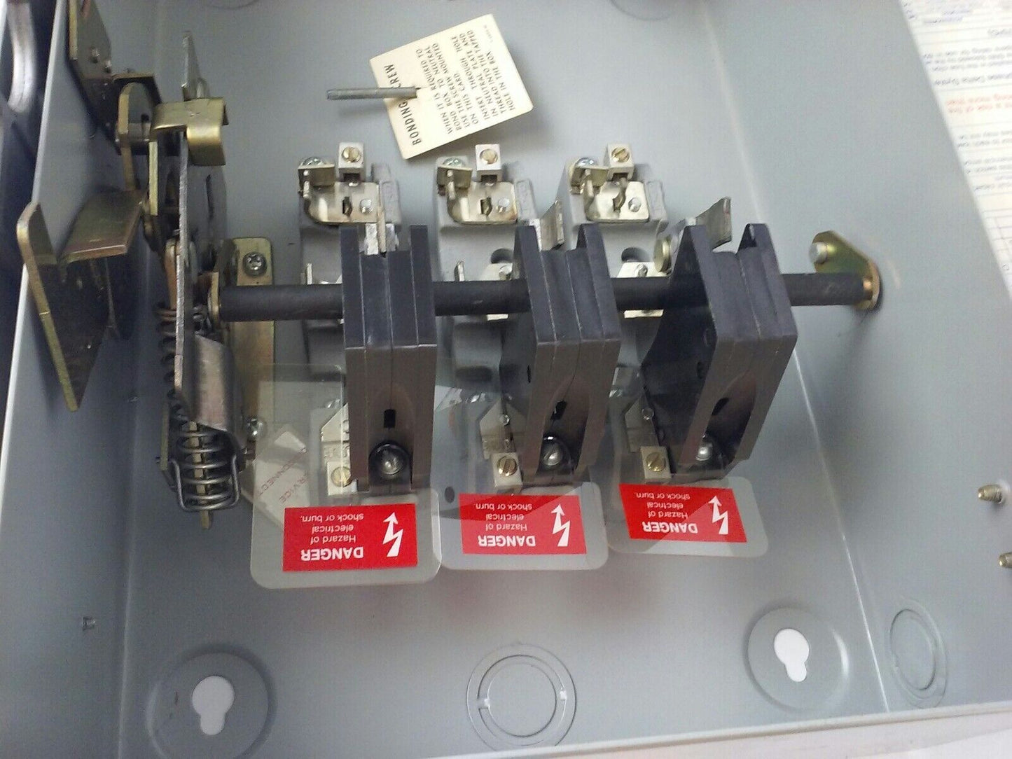 CHALLENGER H1332SN SAFETY SWITCH, TYPE 1 INDOOR, 30A, 240V, FUSIBLE, NEW