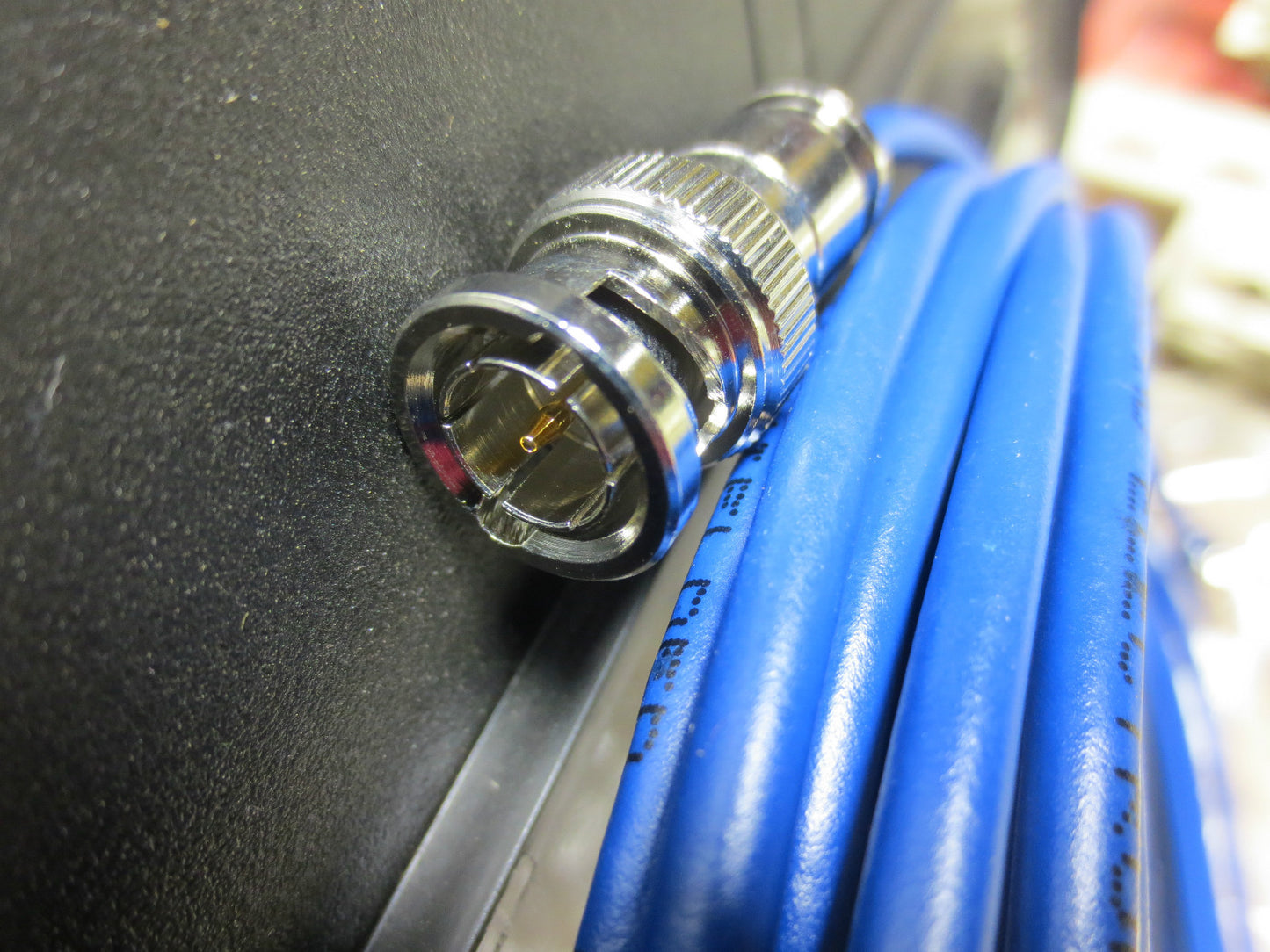 07-20-1793 / BNC MALE to RCA MALE 25-FOOT CABLE - NEW SURPLUS in PACKAGE - BLUE