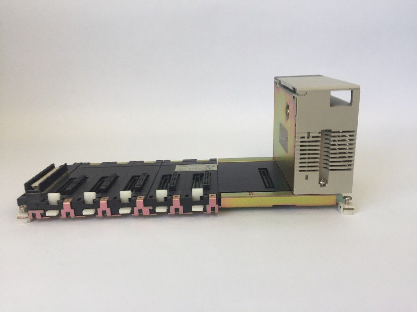 OMRON CS1W-BC053 BASE UNIT W/ C200HW-PA20S POWER SUPPLY 100-120/200-240VAC