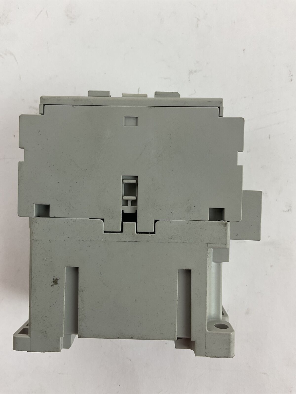 ALLEN BRADLEY 100-C09E*10 SER A CONTACTOR 600VAC 25AMP 7.5HP 3PH COIL 24VDC