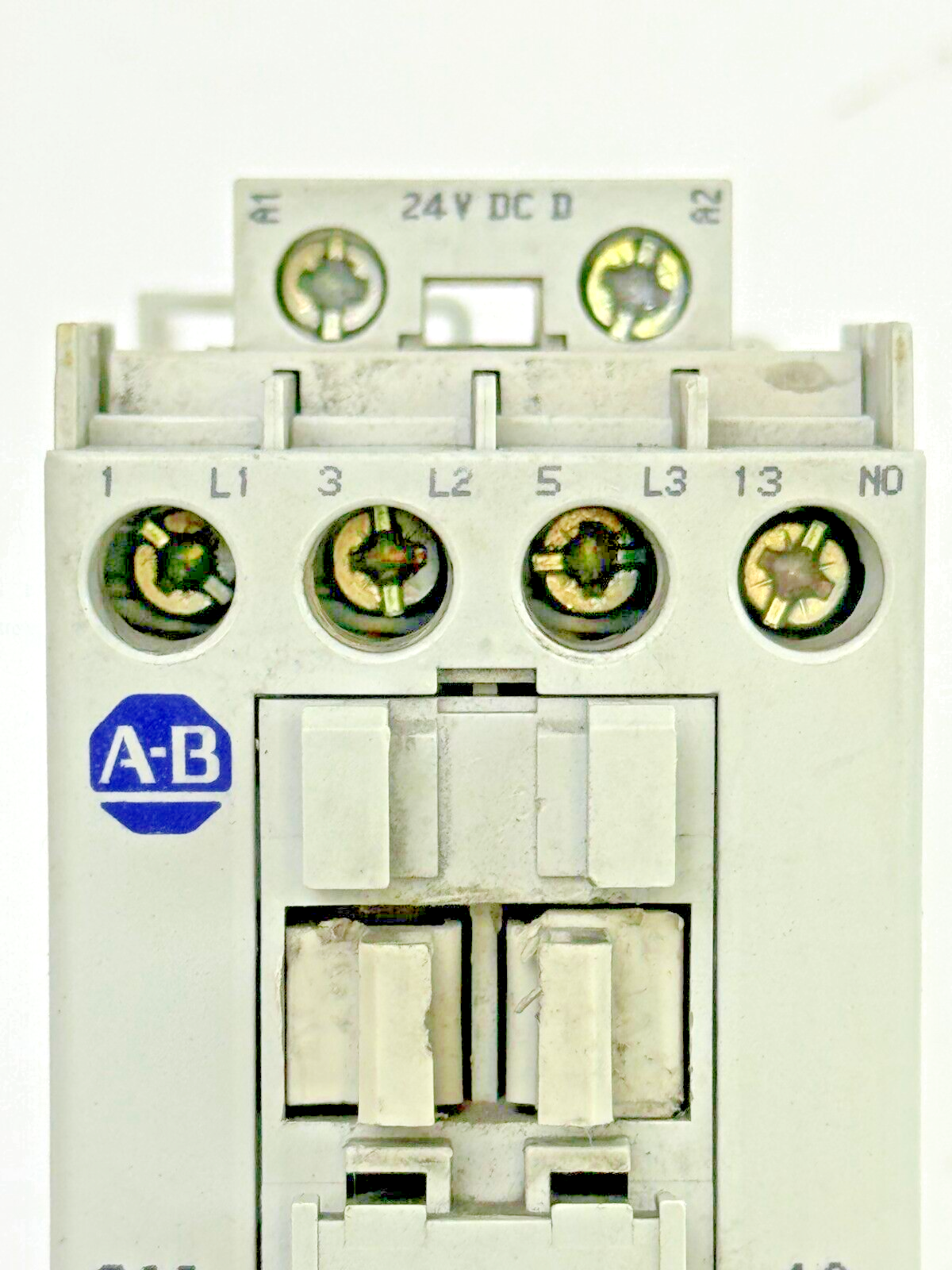 ALLEN-BRADLEY 100-C09D*10 SER. A CONTACTOR W 24VDC COIL & 193-EA1DB SER. B RELAY