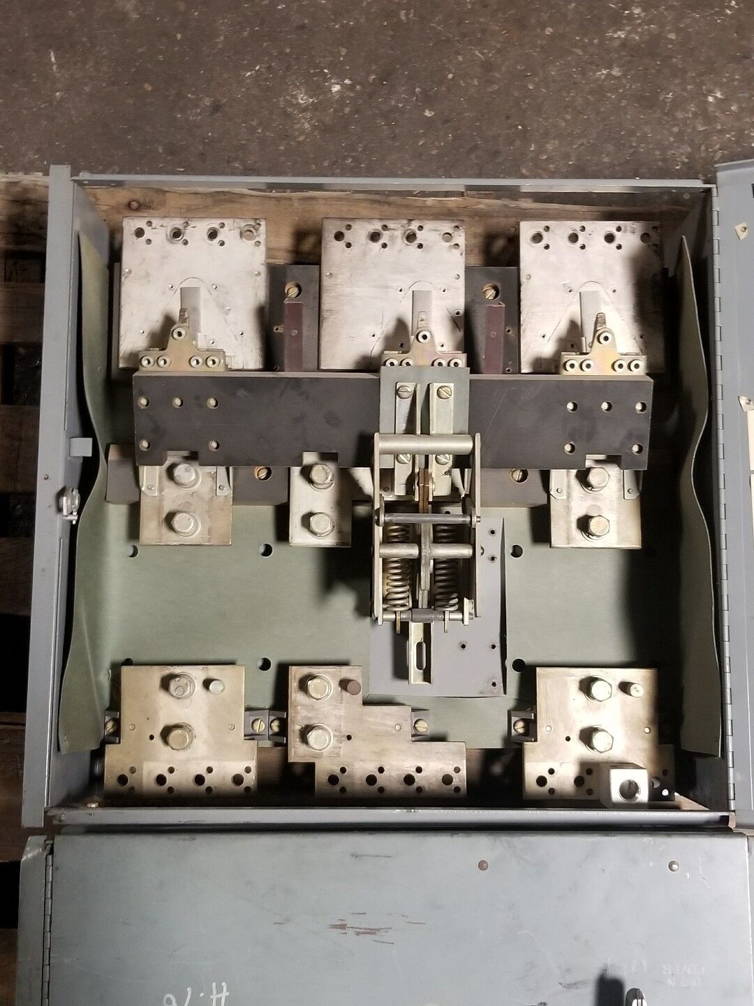 FDPS368T SAFETY SWITCH 1200AMP 600VAC 3POLE