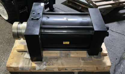 PARKER 16.00JJ3HK HYDRAULIC CYLINDER BORE 18 1/2" STROKE 25" PISTON DIAMETER 18"