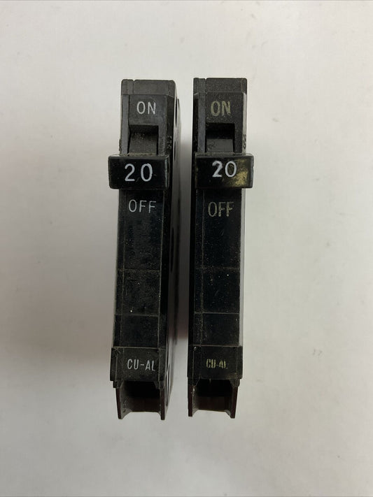 GE TQP120 PLUG IN CIRCUIT BREAKER 1POLE 20AMP 120/240VAC (LOT OF 2)