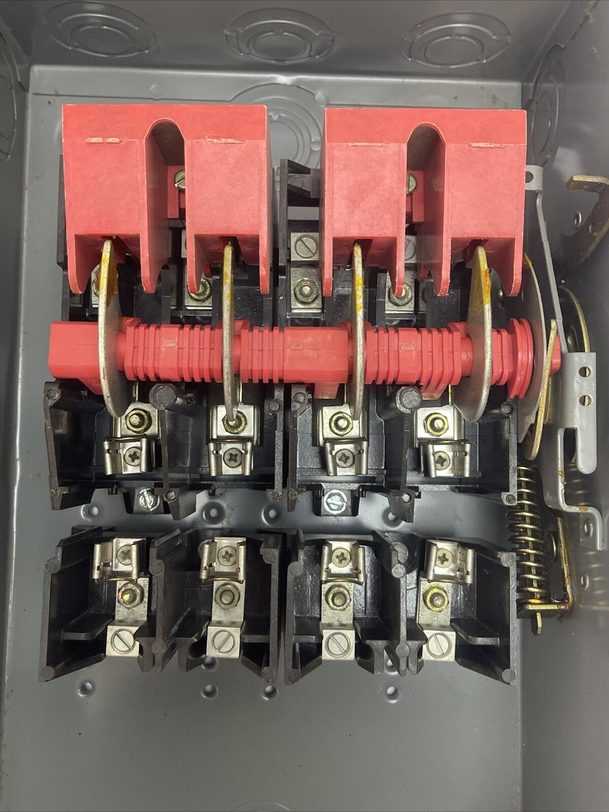 SQUARE D H-421-2 FUSIBLE SAFETY SWITCH SERIES E1 240VAC 30AMP 10HP 4POLE