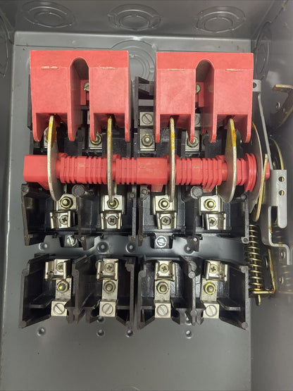 SQUARE D H-421-2 FUSIBLE SAFETY SWITCH SERIES E1 240VAC 30AMP 10HP 4POLE