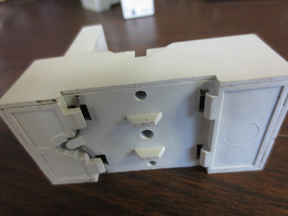 ALLEN-BRADLEY 700-HA32Z24 RELAY + 700-HN202 SOCKET / BASE