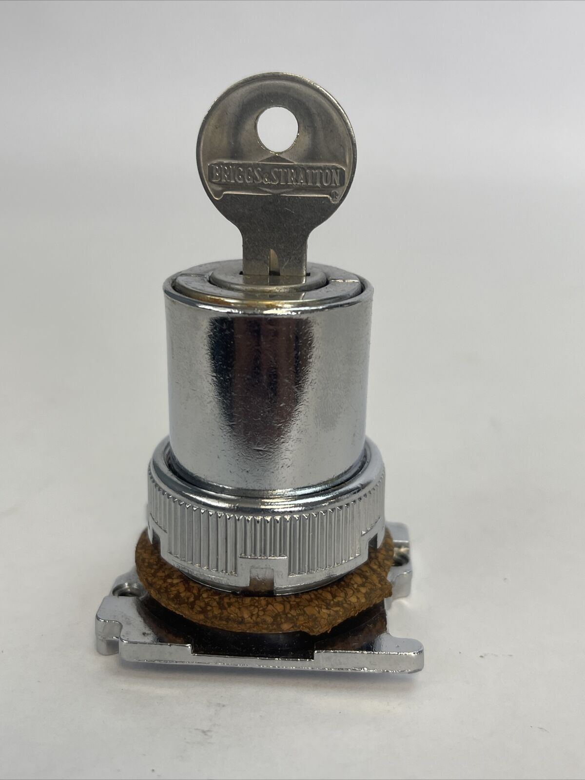 CUTLER HAMMER 10250T15334 SELECTOR SWITCH KEY OPER. NEMA 3-13 3 POS.SPR. RET.