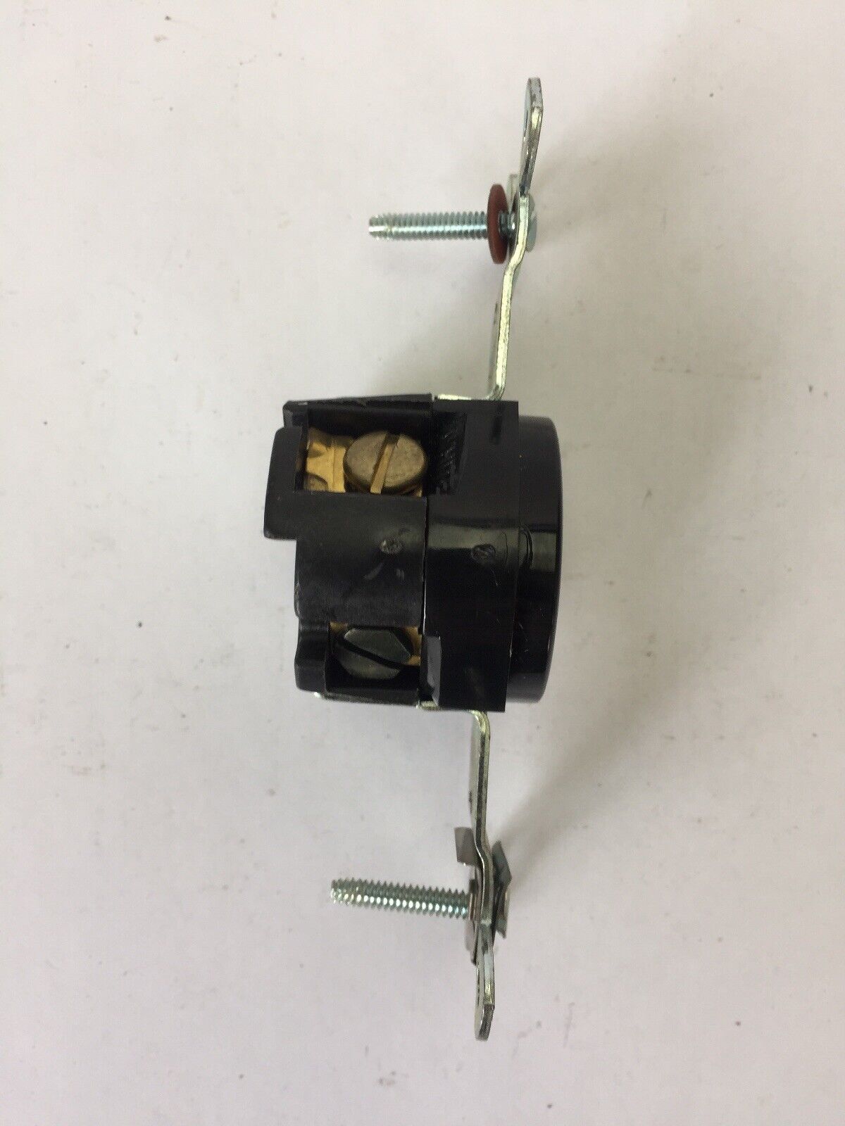 HUBBELL HBL4710 TWIST-LOCK SINGLE RECEPTACLE 15A 125V 2 POLE