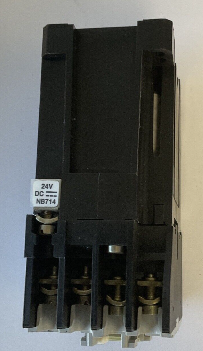 ALLEN BRADLEY 700DC-F400* CONTROL RELAY  SER.C 40E 10A 660V