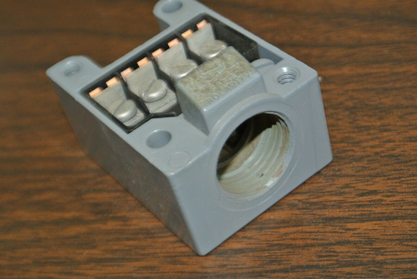 SQUARE D 9007 CT52 / HEAVY DUTY LIMIT SWITCH BASE / RECEPTACLE / NEW SURPLUS