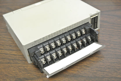 LOT of 3 / OMRON C200H-OD21A OUTPUT UNIT / 24VDC, 1.0A/POINT / FOR PARTS
