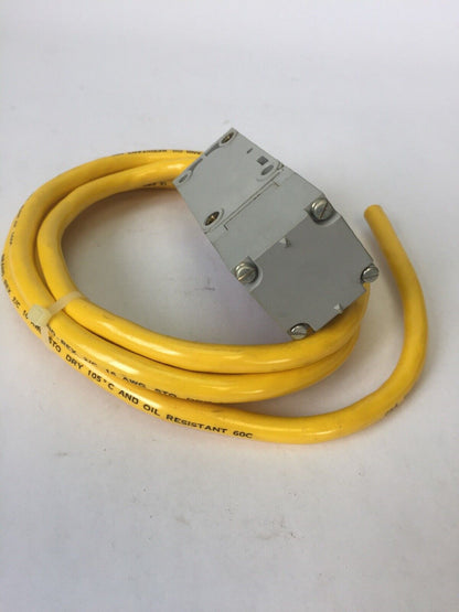 ALLEN BRADLEY 880L-RA1-08 PHOTOELECTRIC SWITCH TYPE RA AC RETRO-REFLECTIVE
