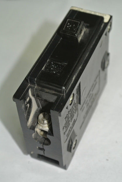 WESTINGHOUSE SINGLE-POLE CIRCUIT BREAKER 20A - BOLT-ON