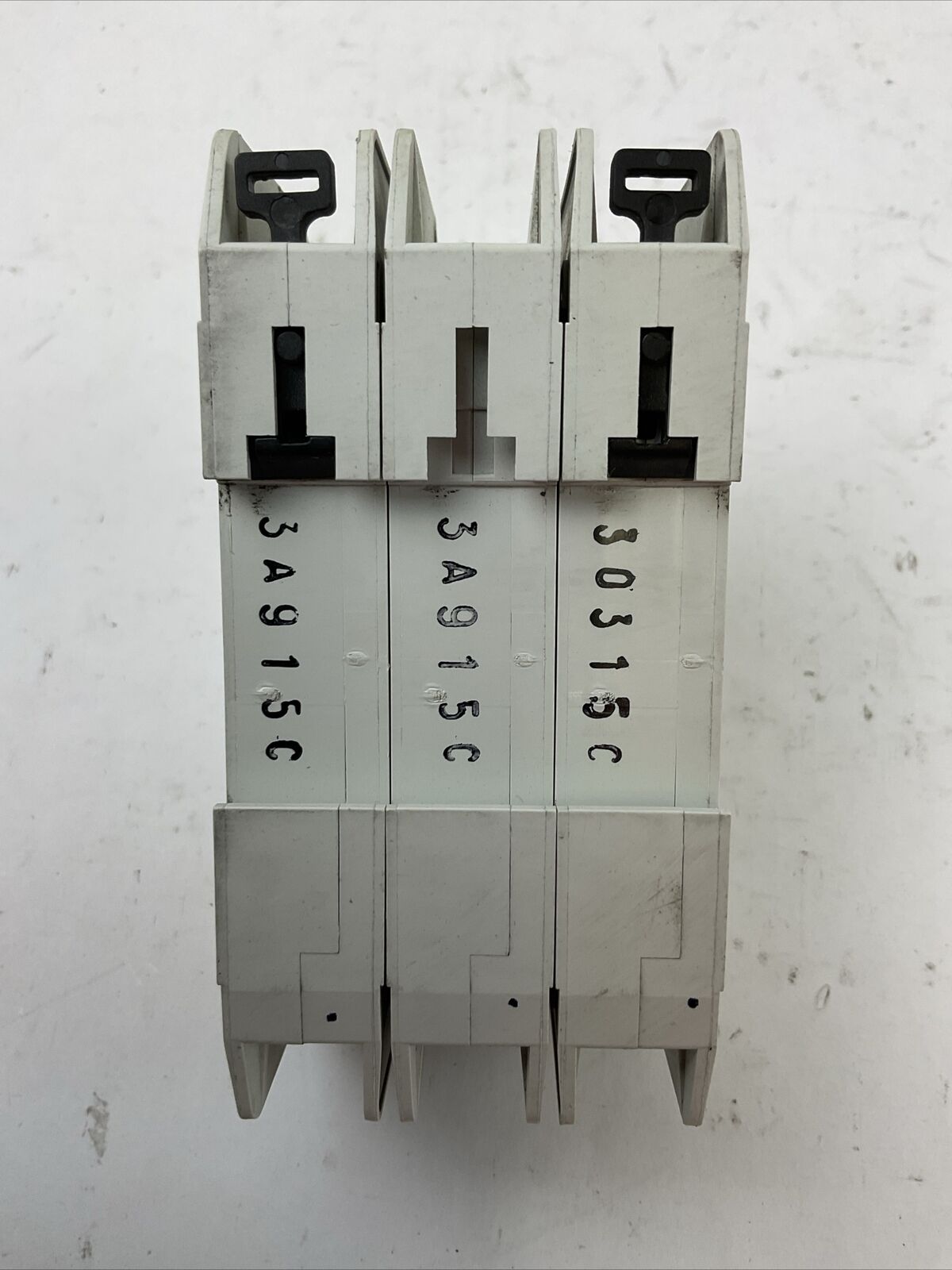 ALLEN BRADLEY 1489-A3C150 SER A CIRCUIT BREAKER 3POLE 15AMP 480Y/277VAC
