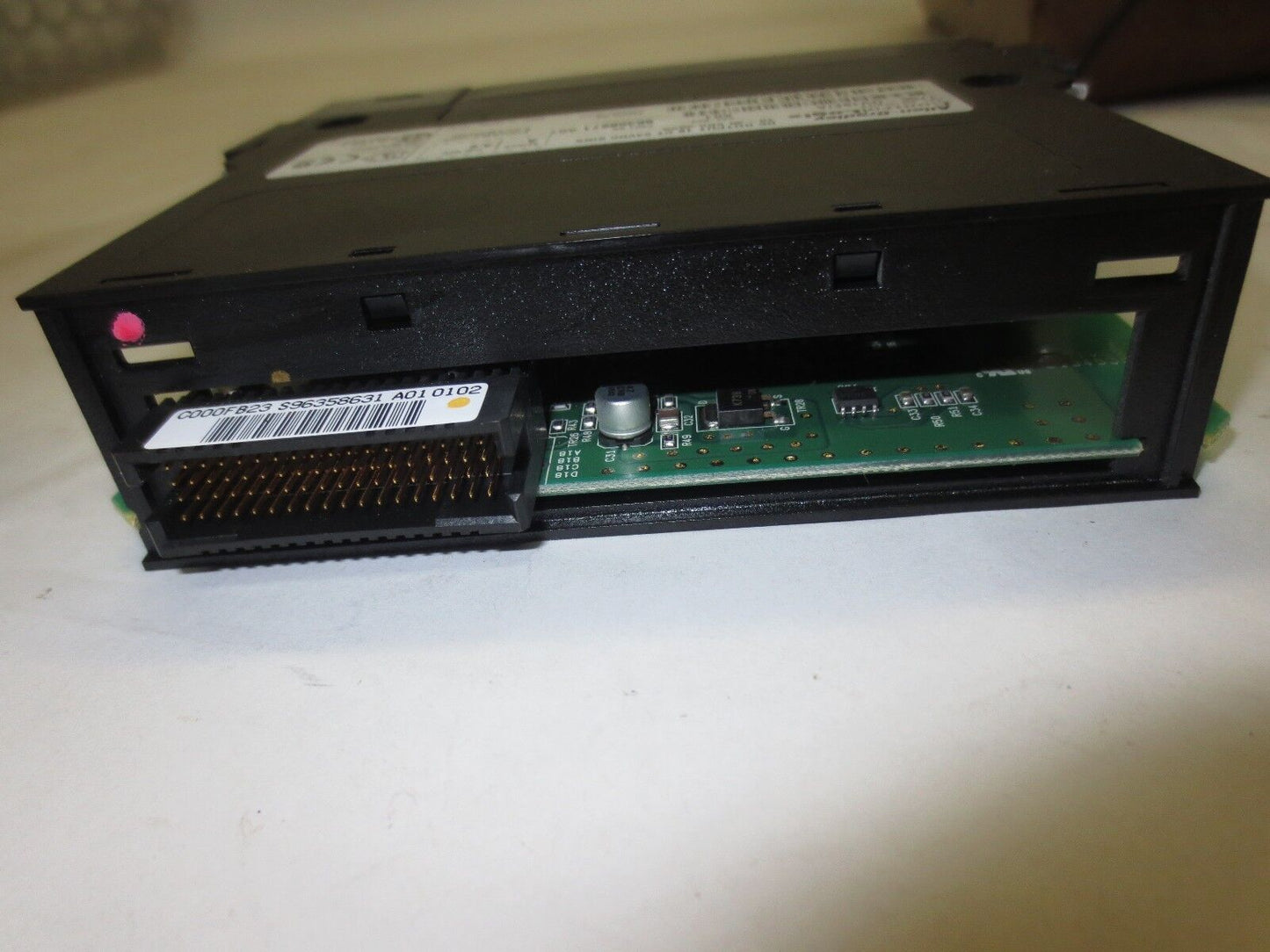 ALLEN-BRADLEY 1756-OV16E/A Ser. A CONTROLLOGIX DC OUTPUT16 PT24VDC SINK 10-30VDC