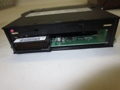 ALLEN-BRADLEY 1756-OV16E/A Ser. A CONTROLLOGIX DC OUTPUT16 PT24VDC SINK 10-30VDC