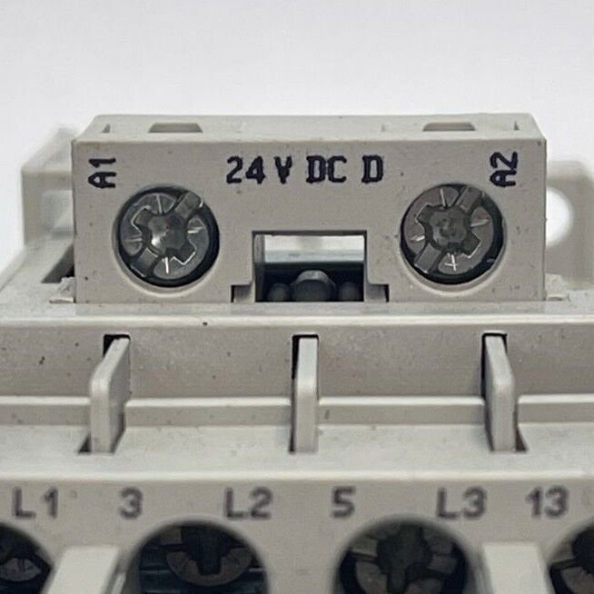 ALLEN BRADLEY 100-C09D*10 SER A CONTACTOR 600VAC 25A 7.5HP 3PH 100-F SER B 10A