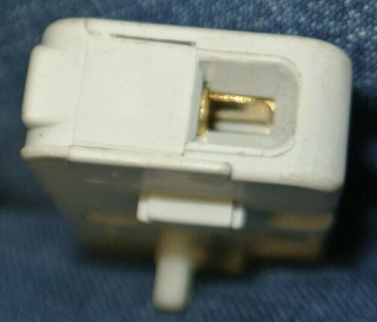 ALLEN-BRADLEY 194E-A20-NP ADDITIONAL POLE / 25A / 600VAC / NEW SURPLUS