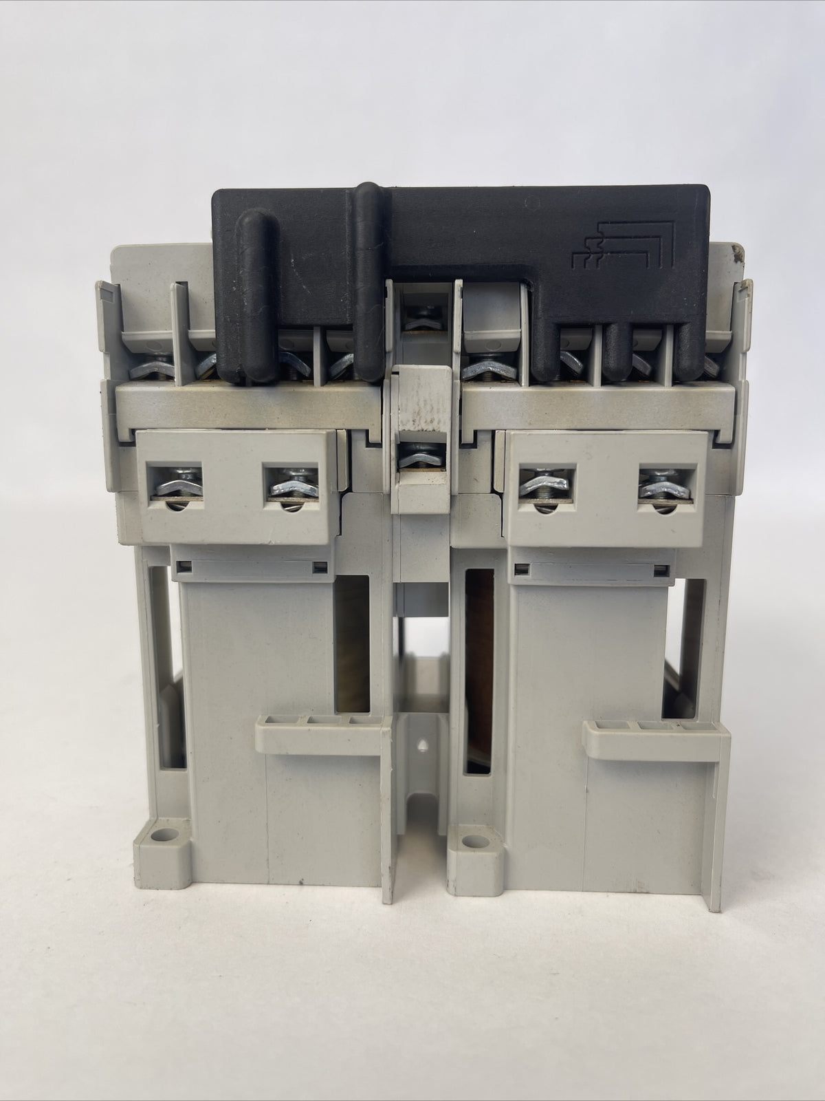 ALLEN BRADLEY REVERSING STARTER (104-C12DJ22 600VAC 32A 10HP + 193-T1AC12)