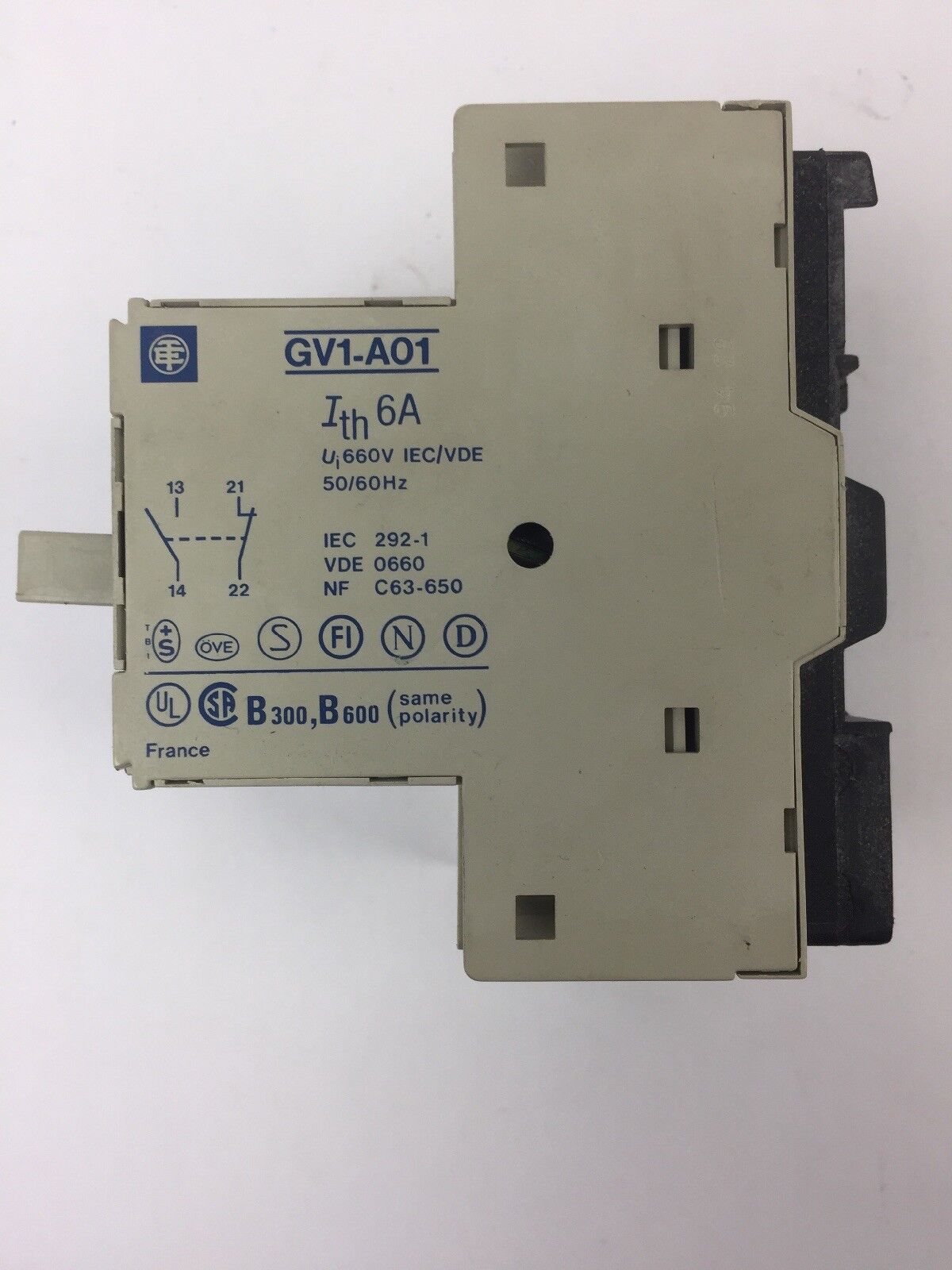 TELEMECANIQUE GV1-M10 MOTOR CIRCUIT BREAKER WITH GV1-A01 AUXILIARY CONTACT