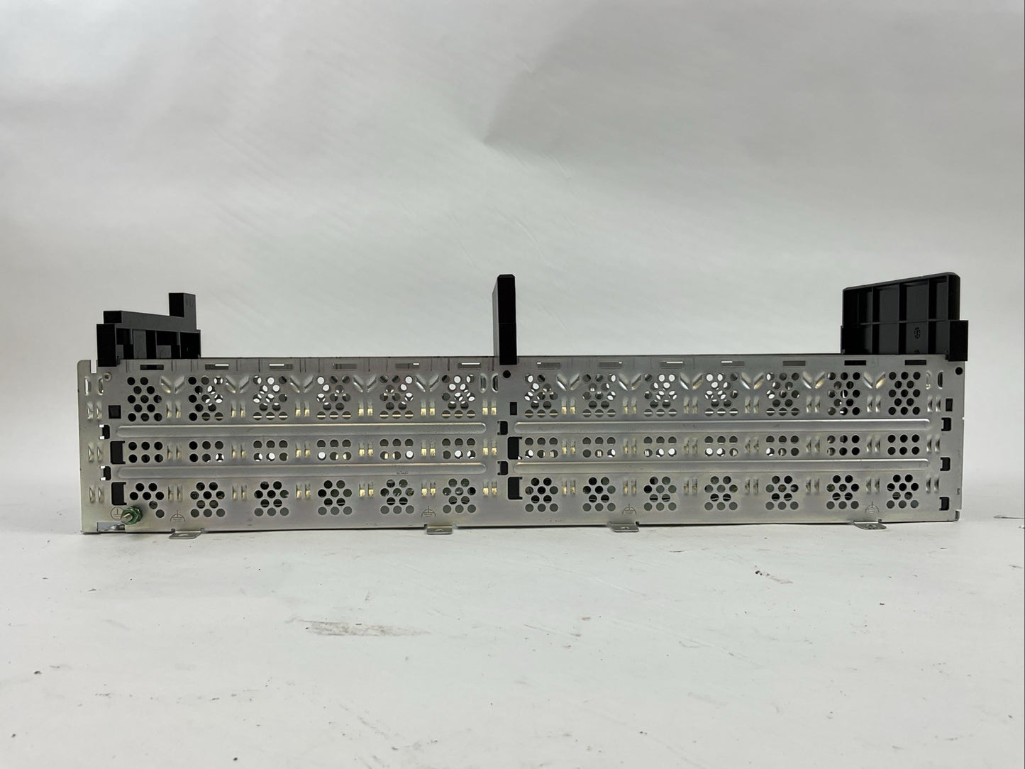 ALLEN BRADLEY 1756-A13 13-SLOT RACK CAT REV L01 SER B