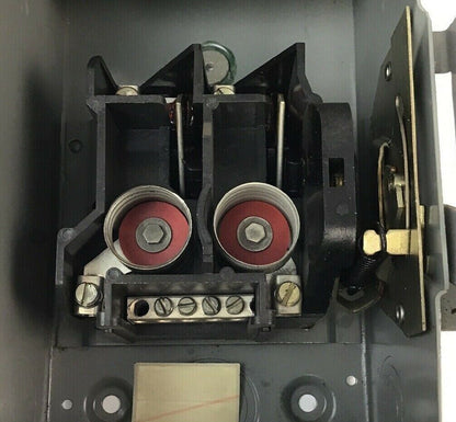 SQUARE D D-211-NRB SAFETY SWITCH 30AMP 120/240VAC 3PH 3HP MAX. SER.E1 RAINPROOF