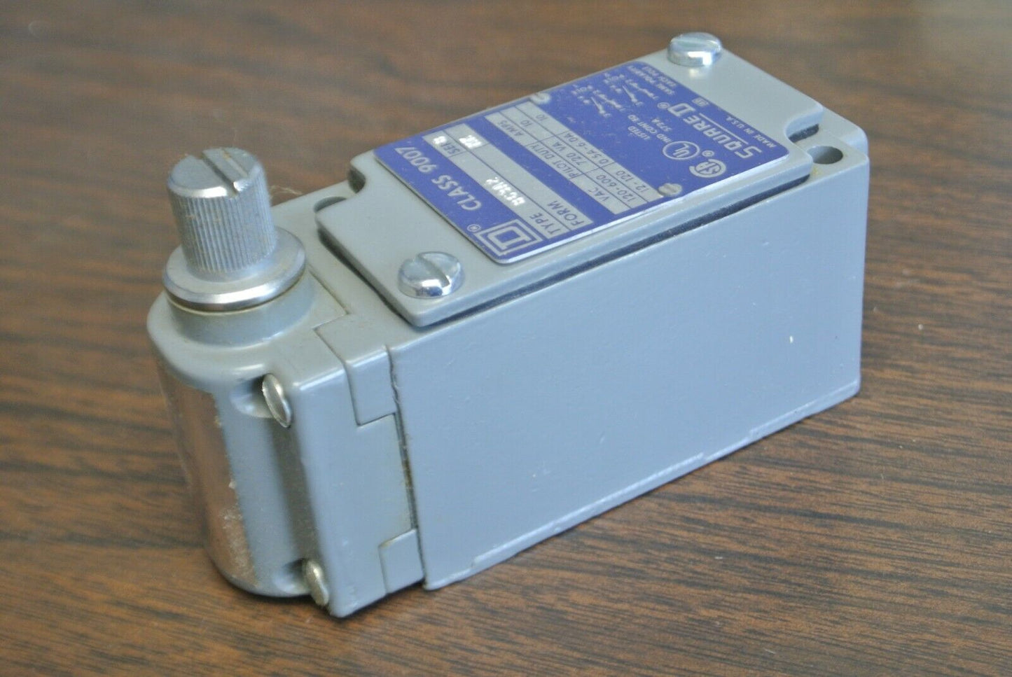 SQUARE D 9007 B63A2 Ser. B / HEAVY DUTY LIMIT SWITCH / NEW SURPLUS in BOX
