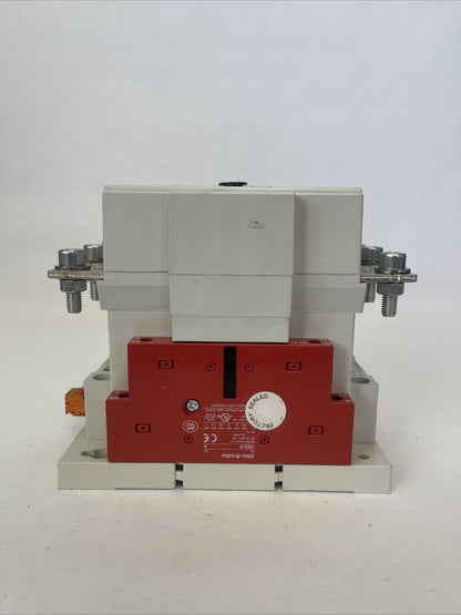 ALLEN BRADLEY 100S-D95EN22C CONTACTOR 600VAC 160A 75HP SER B 100-DFSV 500