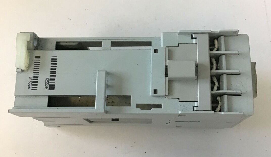 ALLEN BRADLEY 100-C23Z*200 CONTACTOR SER.C 690V 32A 100-C23DJ200***LOTOF2***